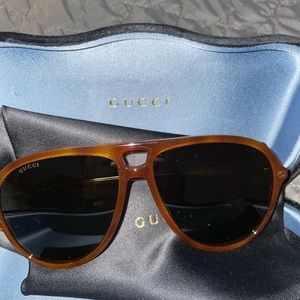 Gucci Aviator Sunglasses - Unisex (Authentic)